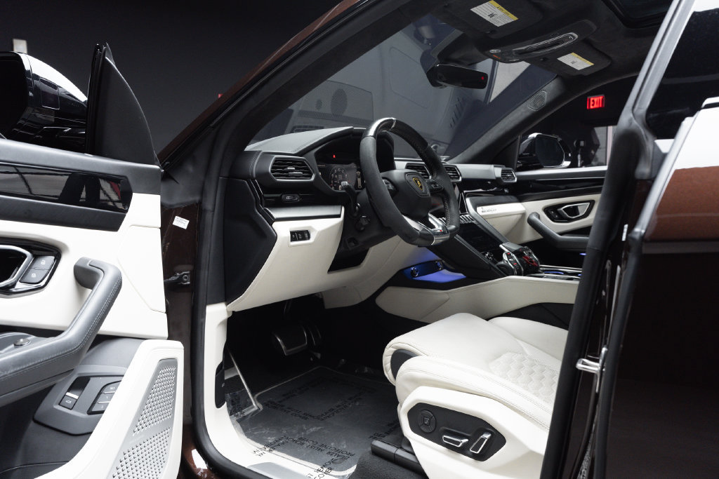 Used 2022 Lamborghini Urus AWD/4WD image 19