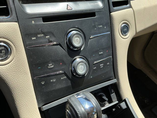 Used 2013 Ford Taurus SEL FWD image 22