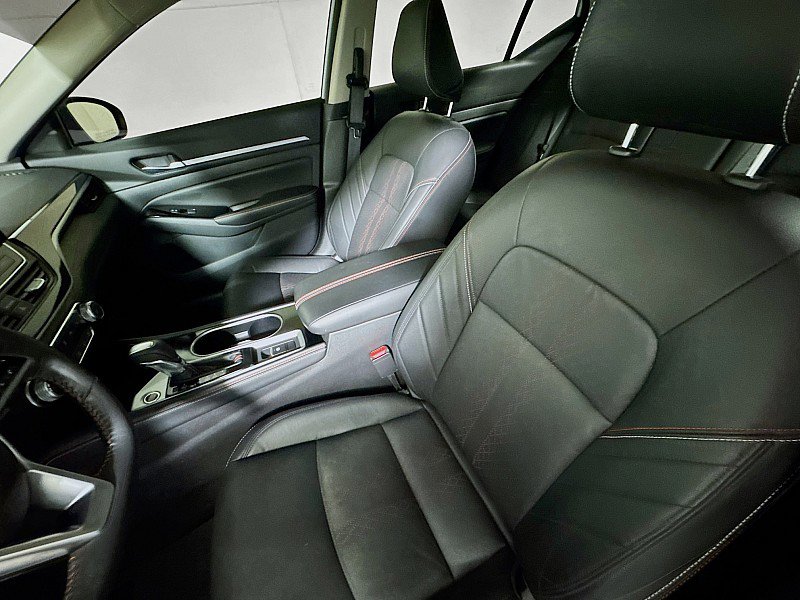 Certified 2024 Nissan Altima 2.5 SR w/ SR Premium Package image 11