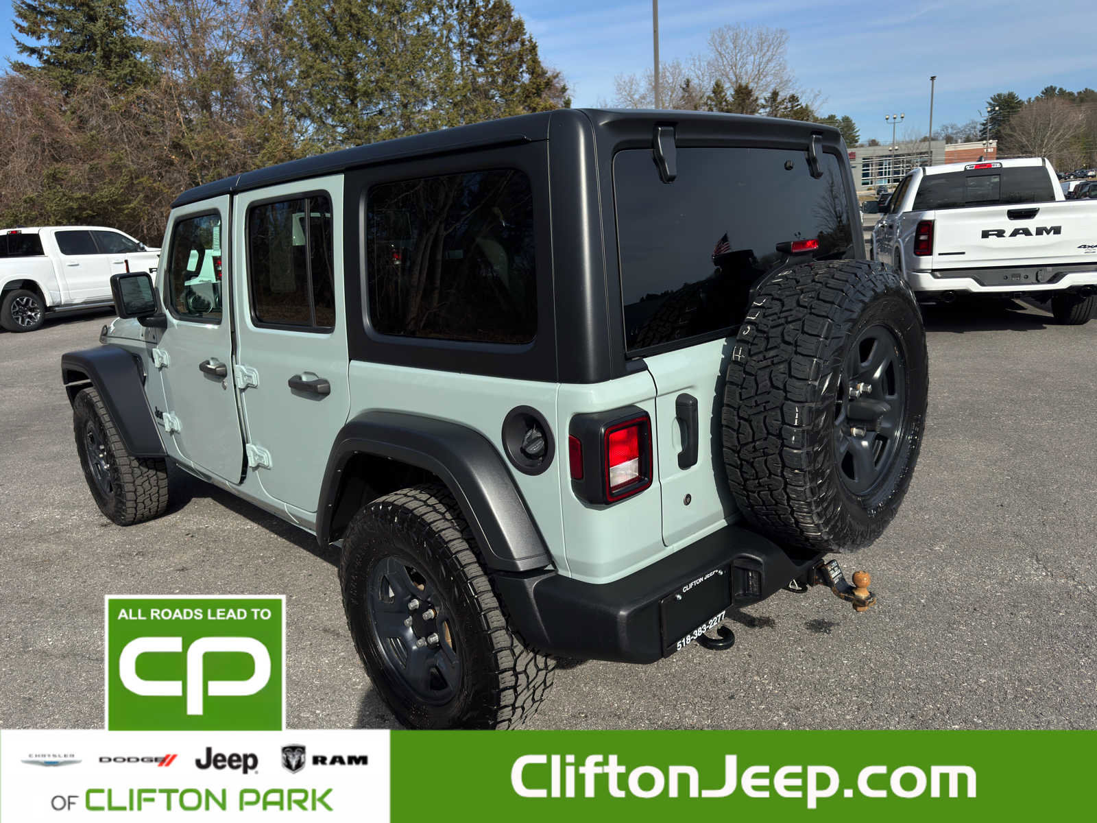 Used 2023 Jeep Wrangler Sport image 7