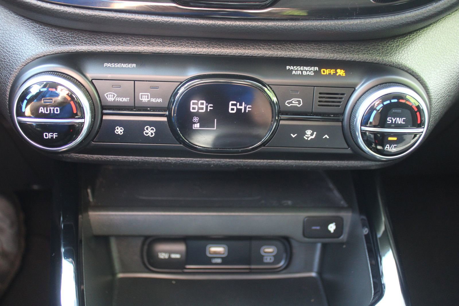 Certified 2023 Kia Soul S FWD image 36