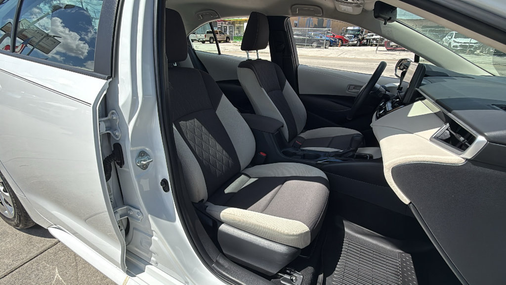 Used 2023 Toyota Corolla LE FWD image 39