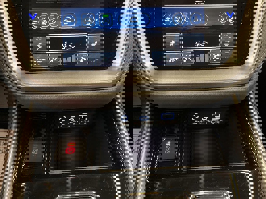 Certified 2025 Subaru Legacy Premium image 23