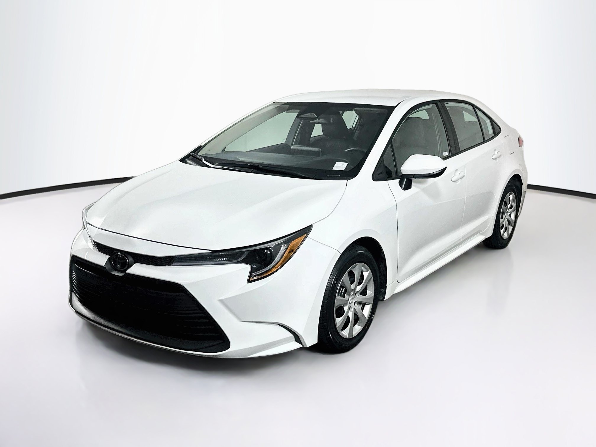 Used 2025 Toyota Corolla LE FWD image 3