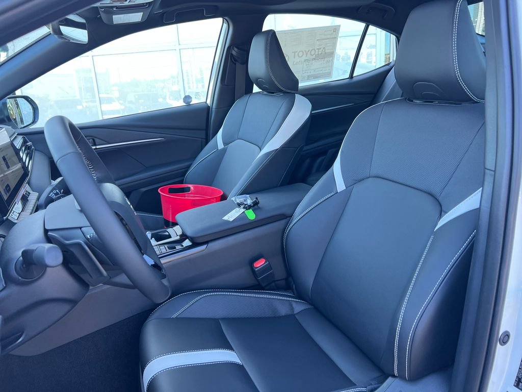 New 2026 Toyota Camry Hybrid AWD/4WD image 19