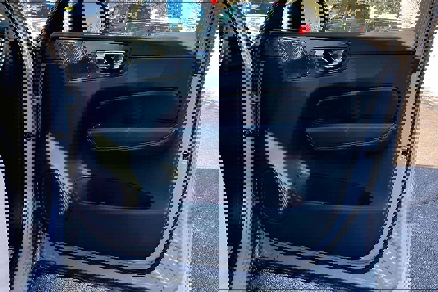 Certified 2023 Volvo XC60 B5 Plus w/ Climate Package AWD/4WD image 22