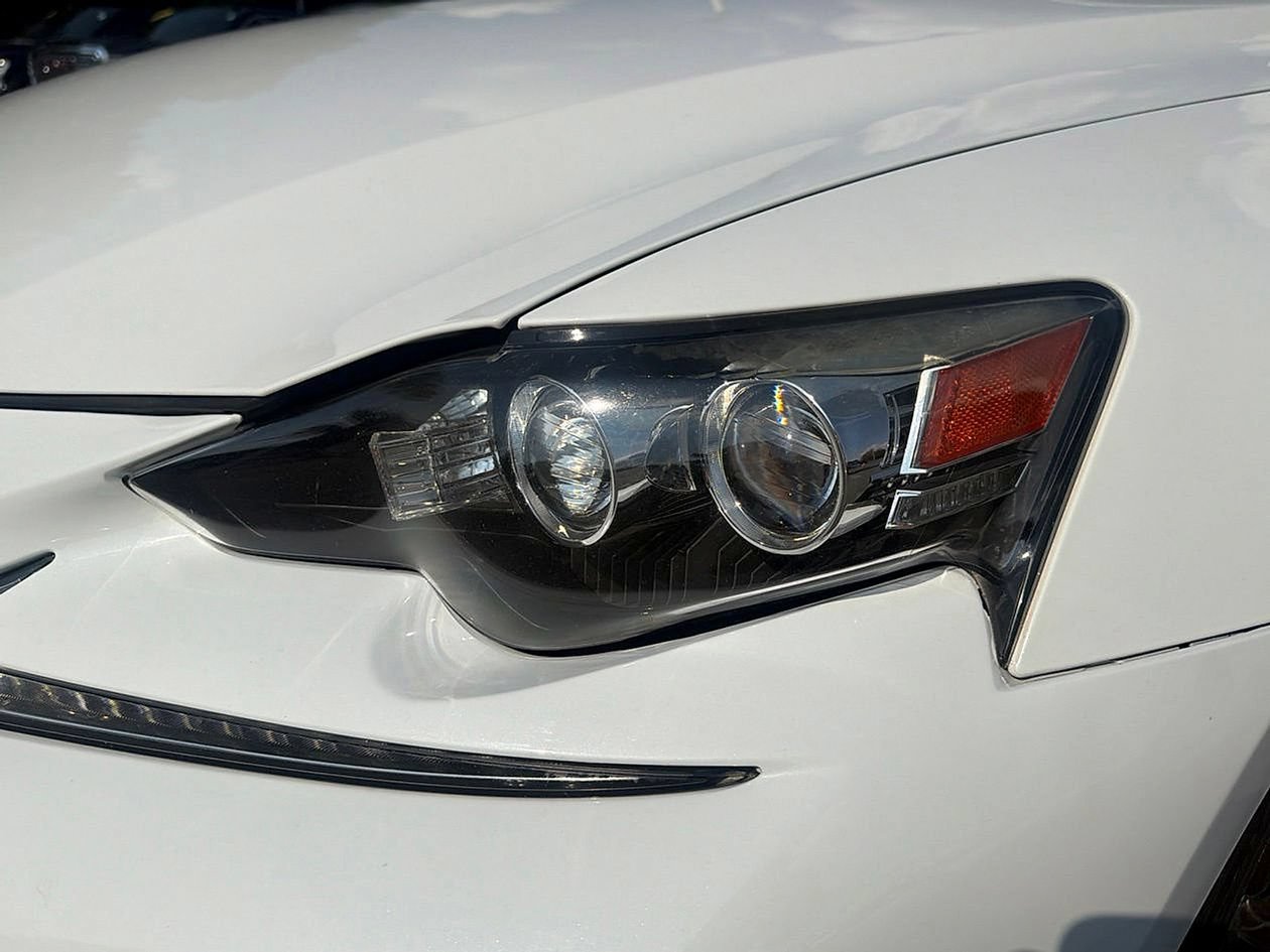 Used 2016 Lexus IS 350 RWD image 9