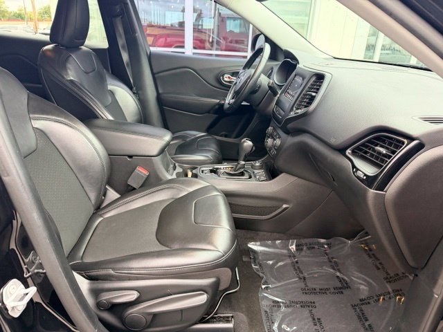 Used 2020 Jeep Cherokee Latitude Plus AWD/4WD image 8