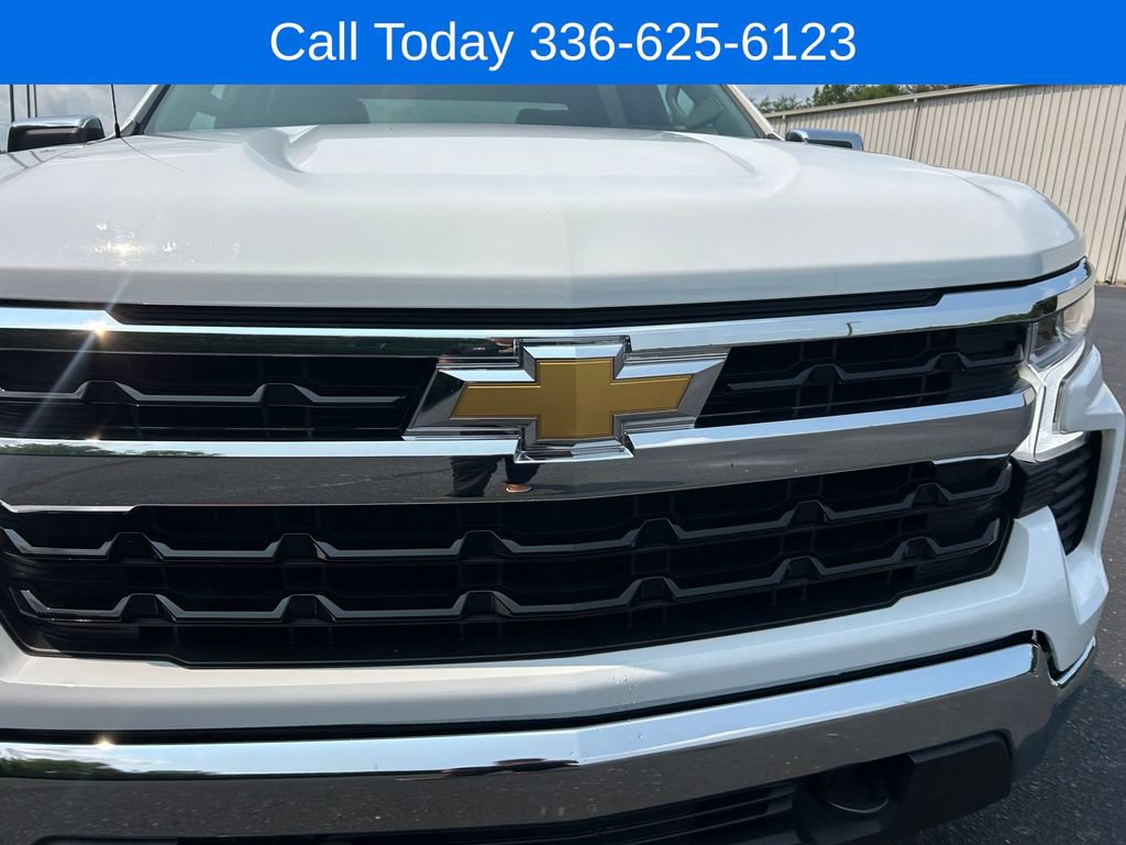 Used 2024 Chevrolet Silverado 1500 LT AWD/4WD image 10