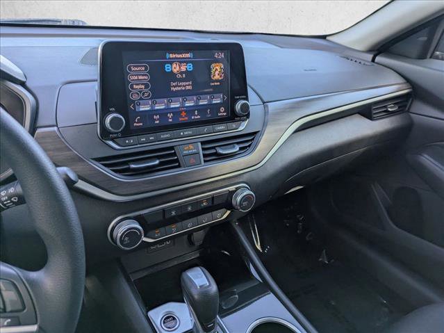 Used 2024 Nissan Altima 2.5 SV image 14
