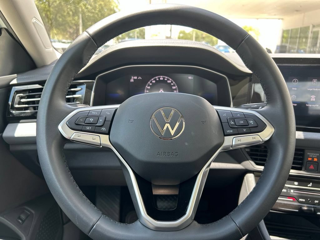 Used 2026 Volkswagen Jetta SE w/ Black Wheel Package FWD image 19