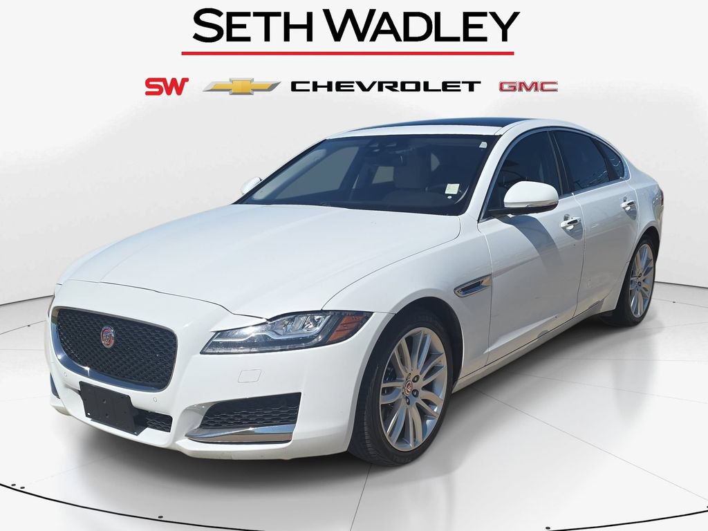 Used 2017 Jaguar XF Prestige RWD image 3