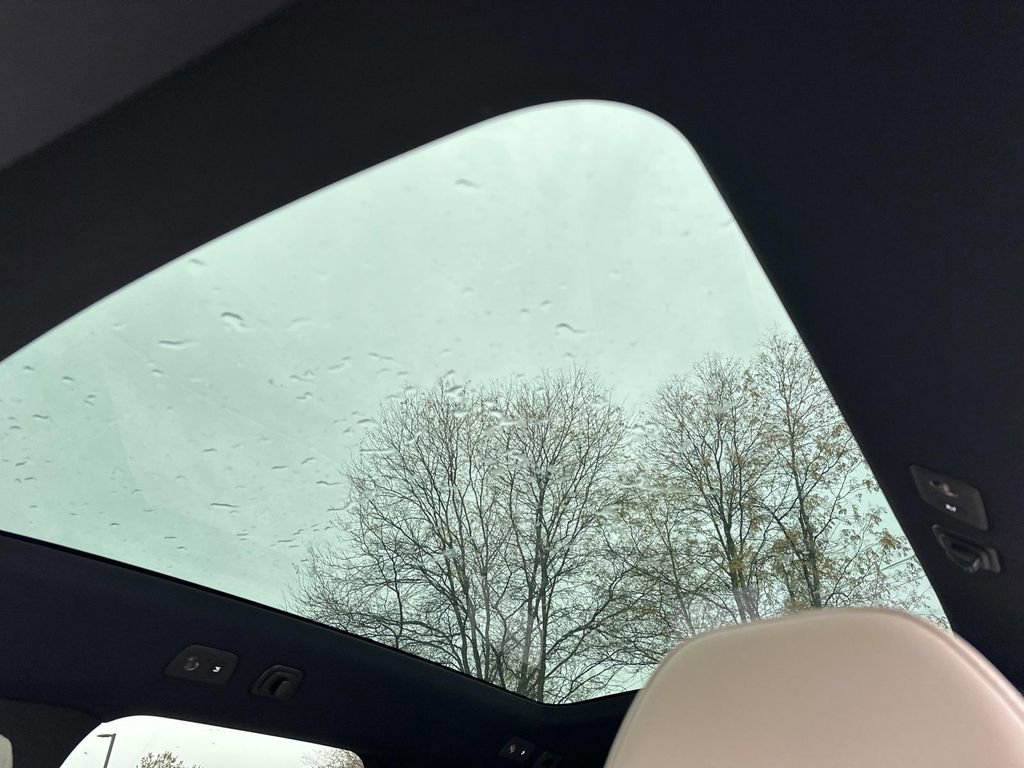 New 2025 Volvo EX90 Plus w/ Protection Package Premier image 24