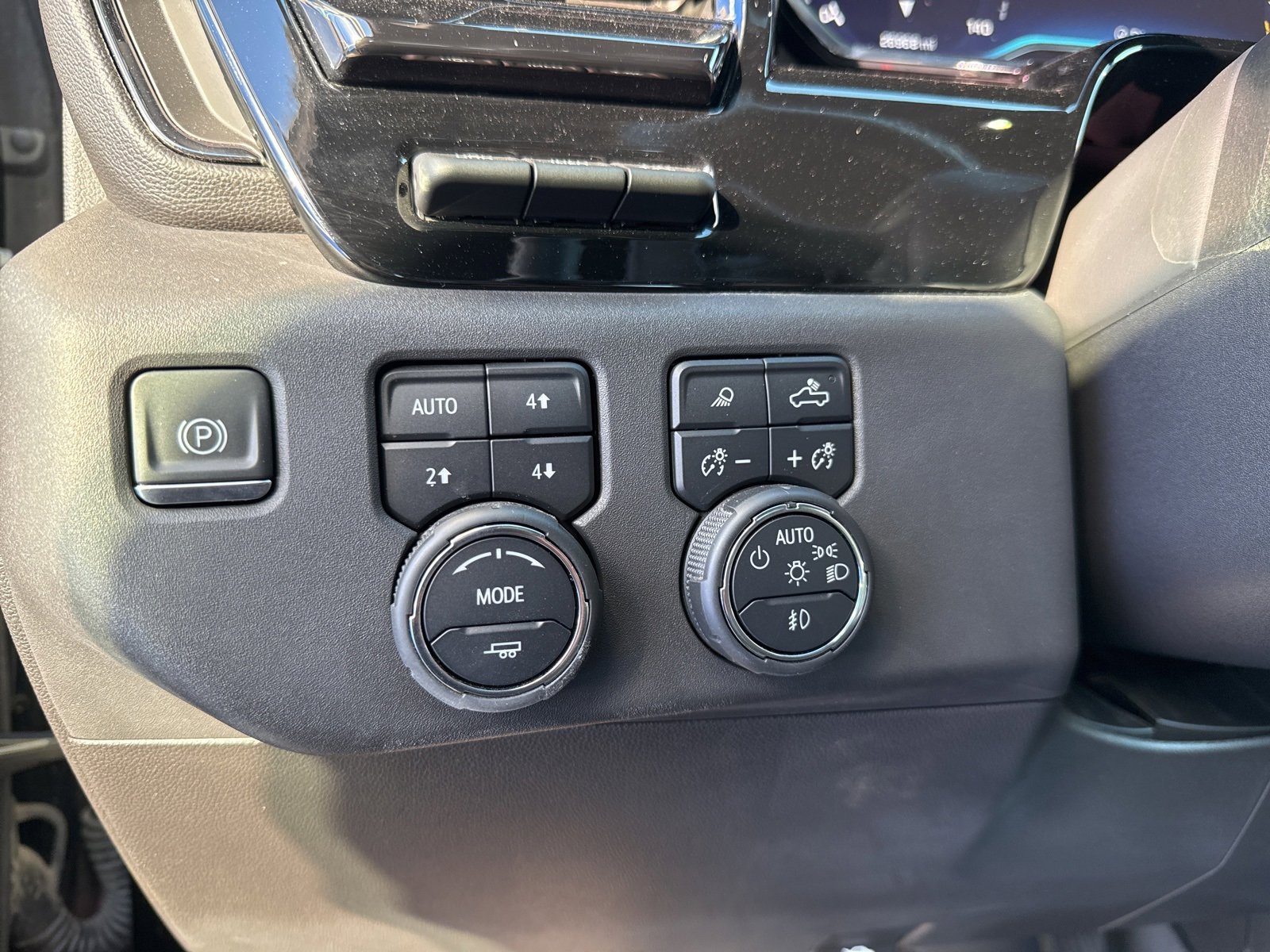 Used 2024 Chevrolet Silverado 1500 ZR2 w/ Technology Package image 21