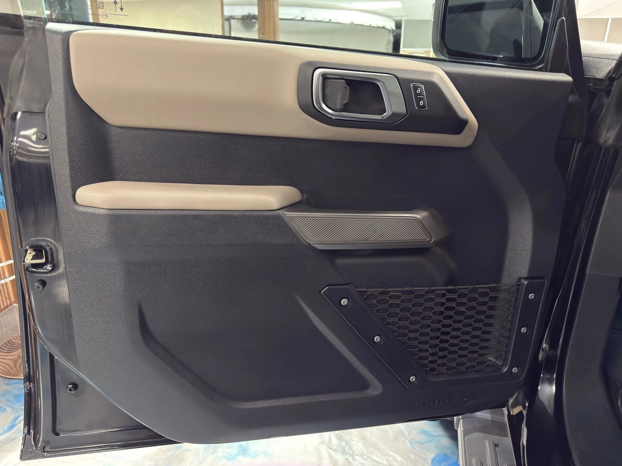 Used 2023 Ford Bronco Wildtrak image 9