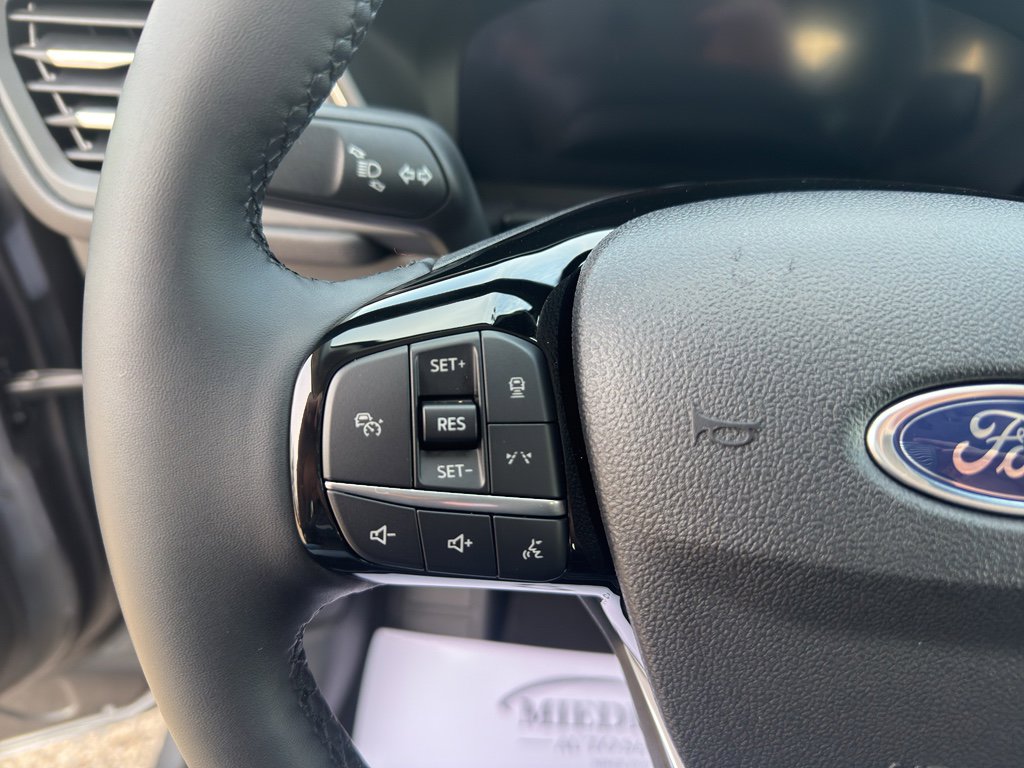 Used 2025 Ford Escape Platinum image 20