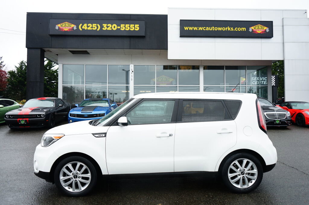 Used 2018 Kia Soul + image 2