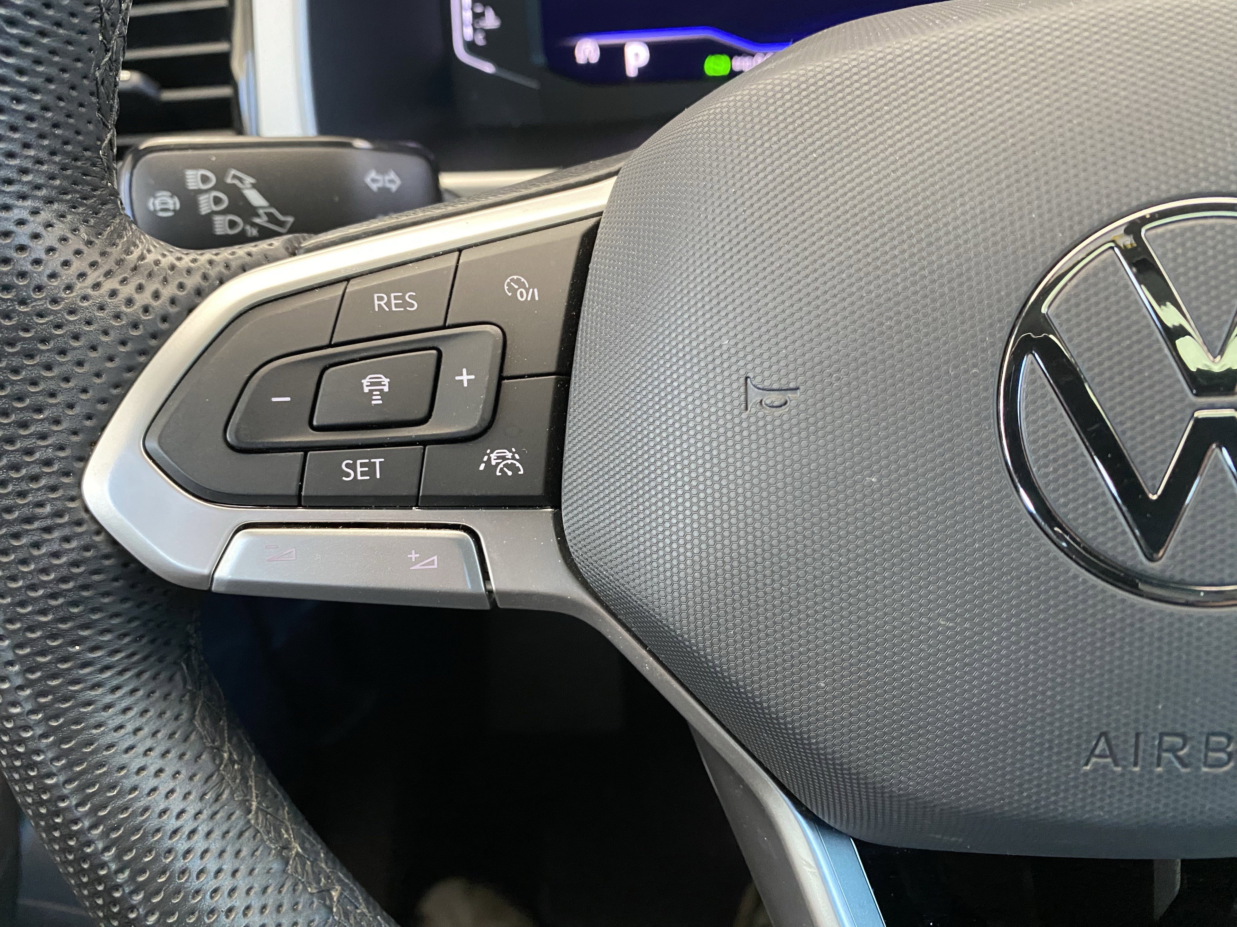 Used 2023 Volkswagen Atlas Cross Sport SEL Premium R-Line image 7