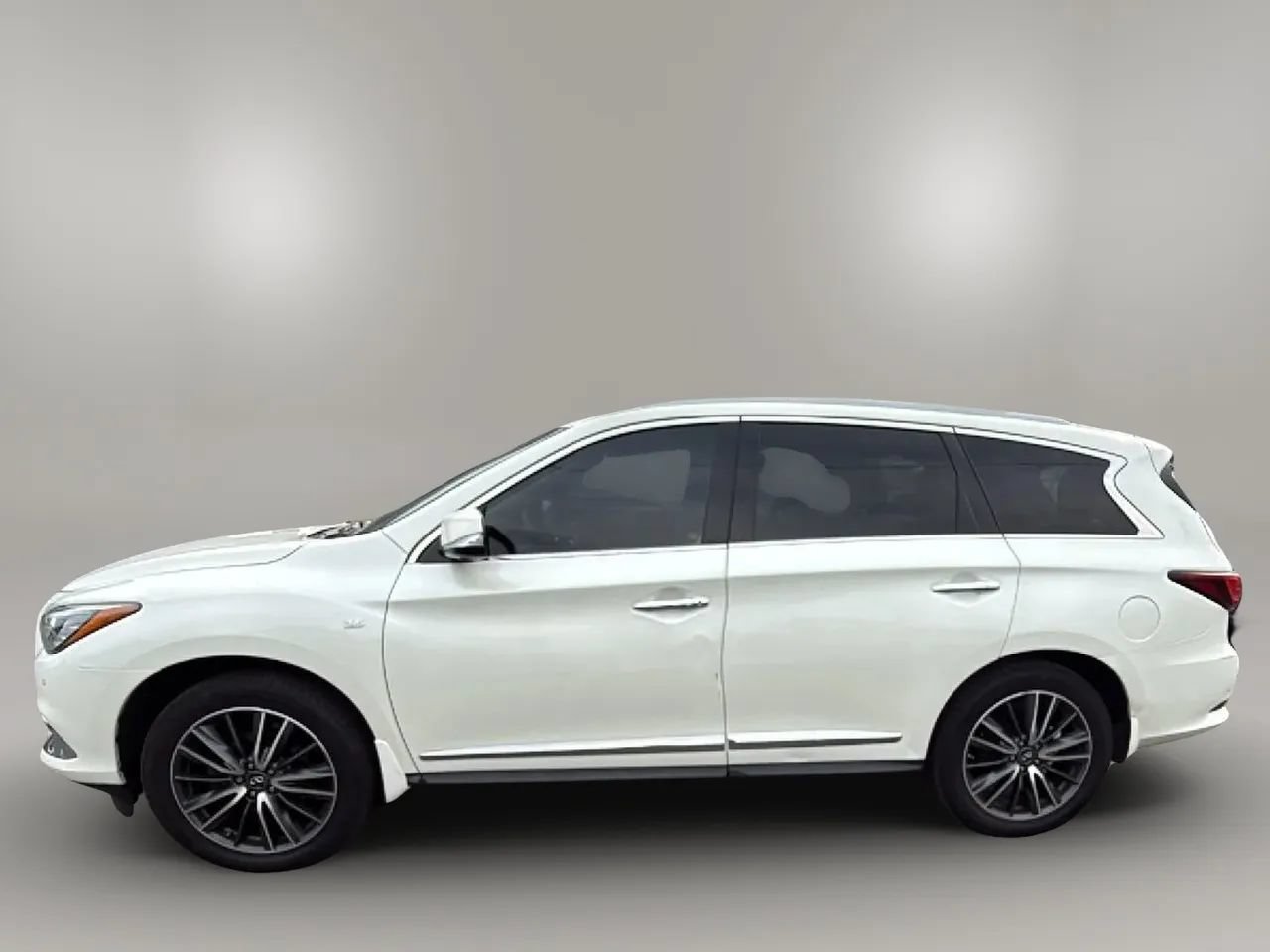 Used 2017 INFINITI QX60 Luxe w/ Deluxe Technology Package AWD/4WD image 3