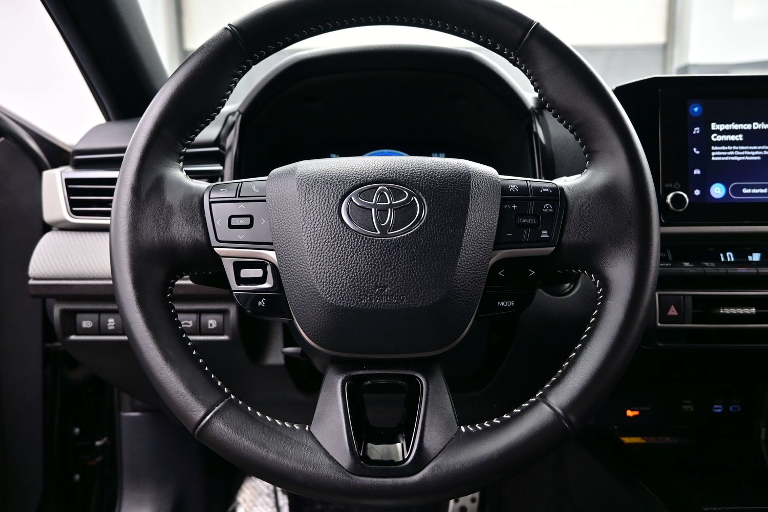 Used 2025 Toyota Camry SE AWD/4WD image 27