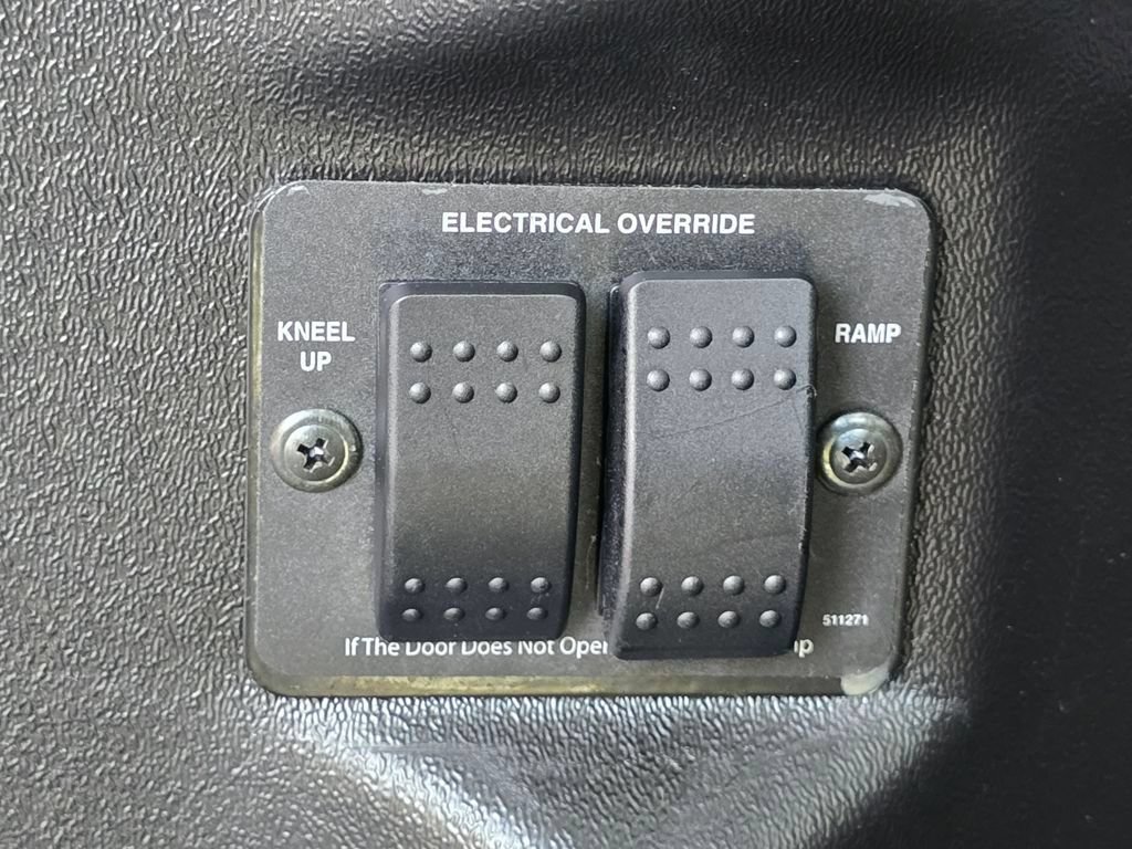 Used 2023 Toyota Sienna XLE w/ XLE Plus Package FWD image 20