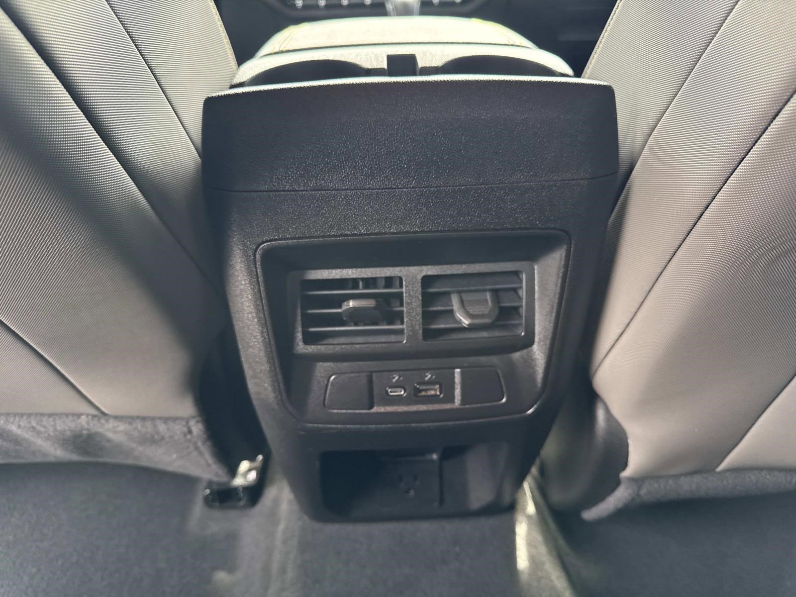 Used 2024 Chevrolet Colorado ZR2 w/ Safety Package AWD/4WD image 17