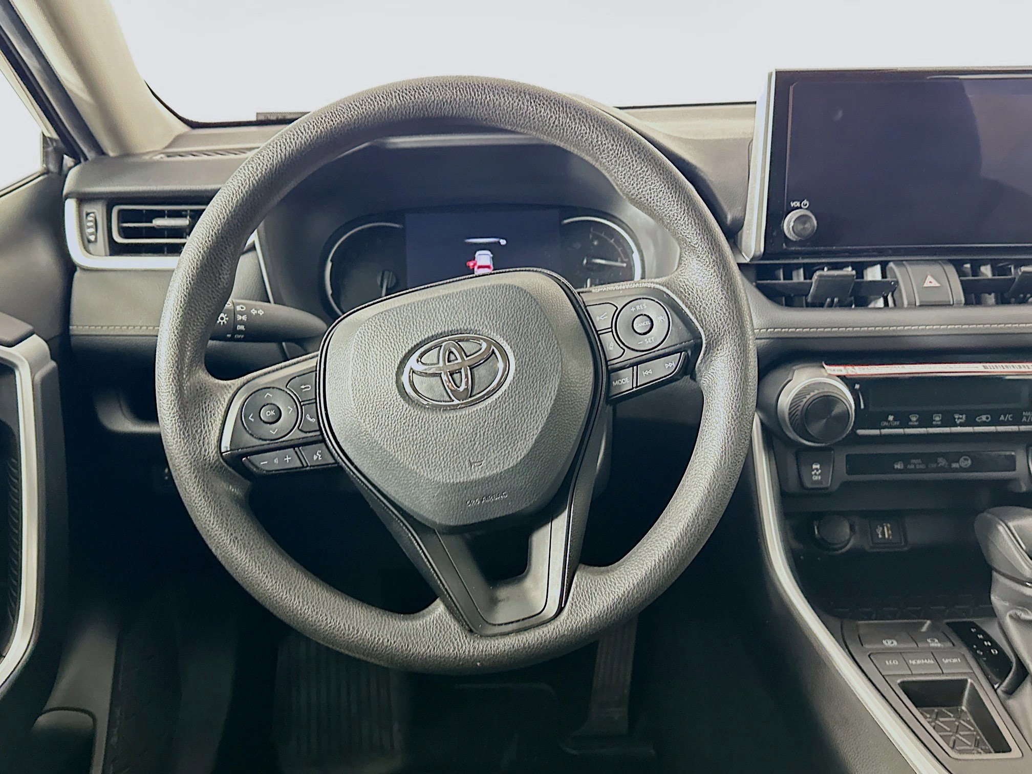 Used 2025 Toyota RAV4 LE image 17