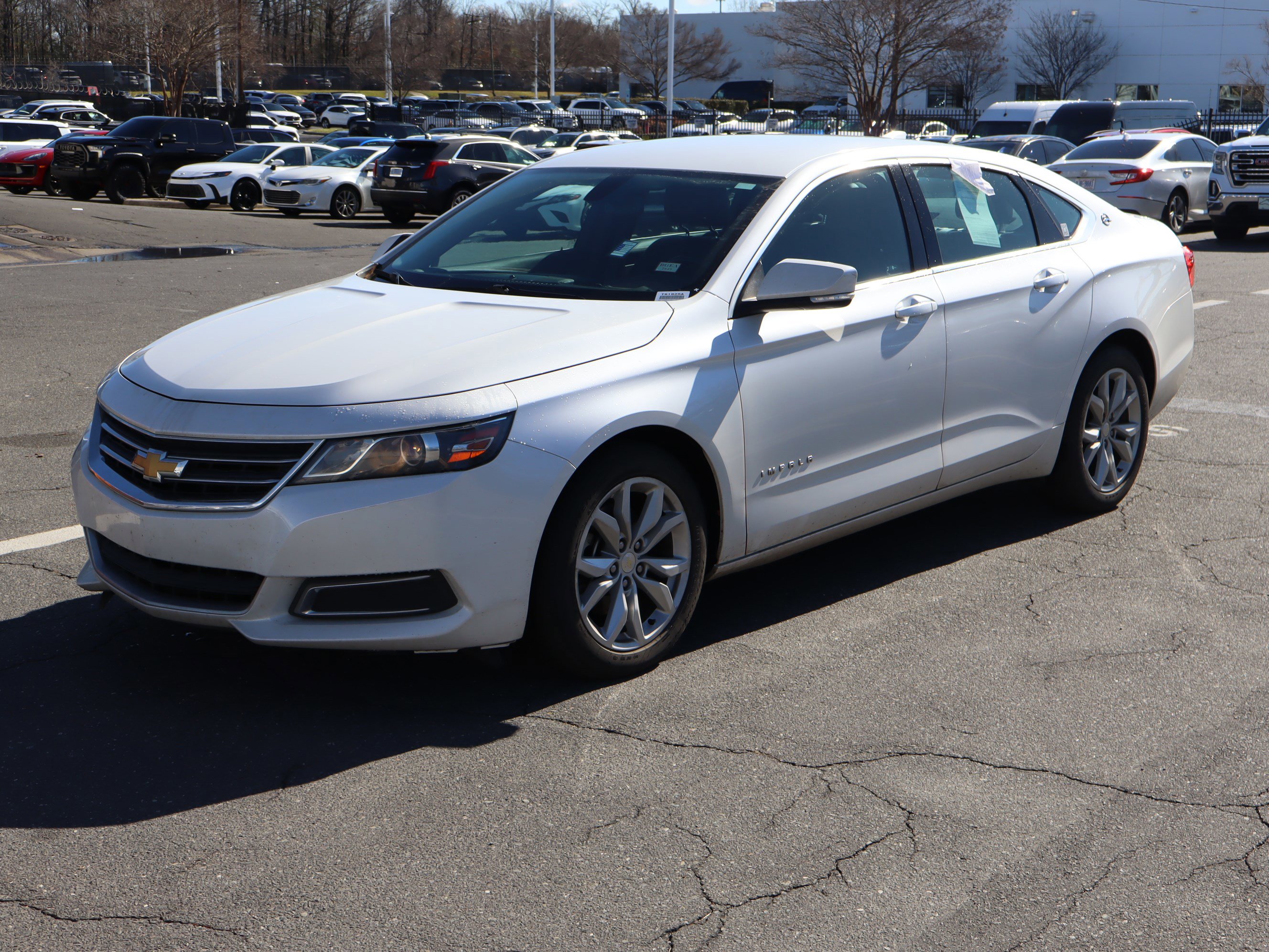 Used 2017 Chevrolet Impala LT w/ Convenience Package image 16