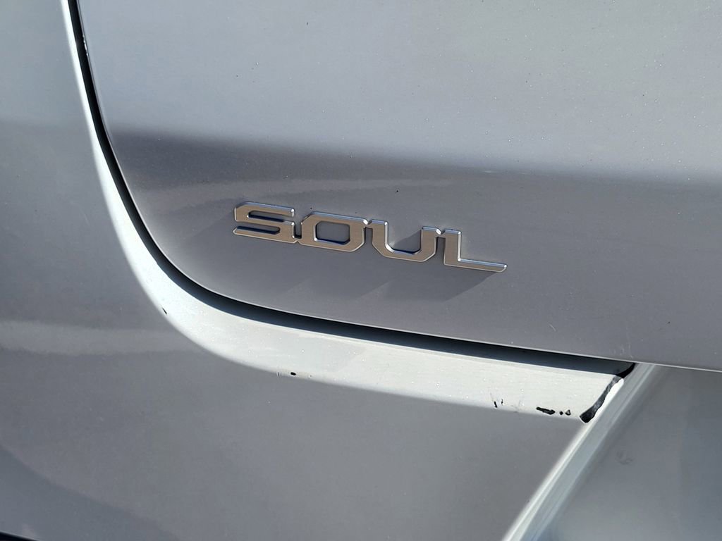 Used 2023 Kia Soul LX FWD image 27