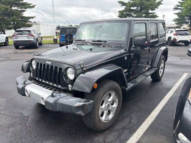 Used 2014 Jeep Wrangler Unlimited Sahara w/ Connectivity Group AWD/4WD image 3
