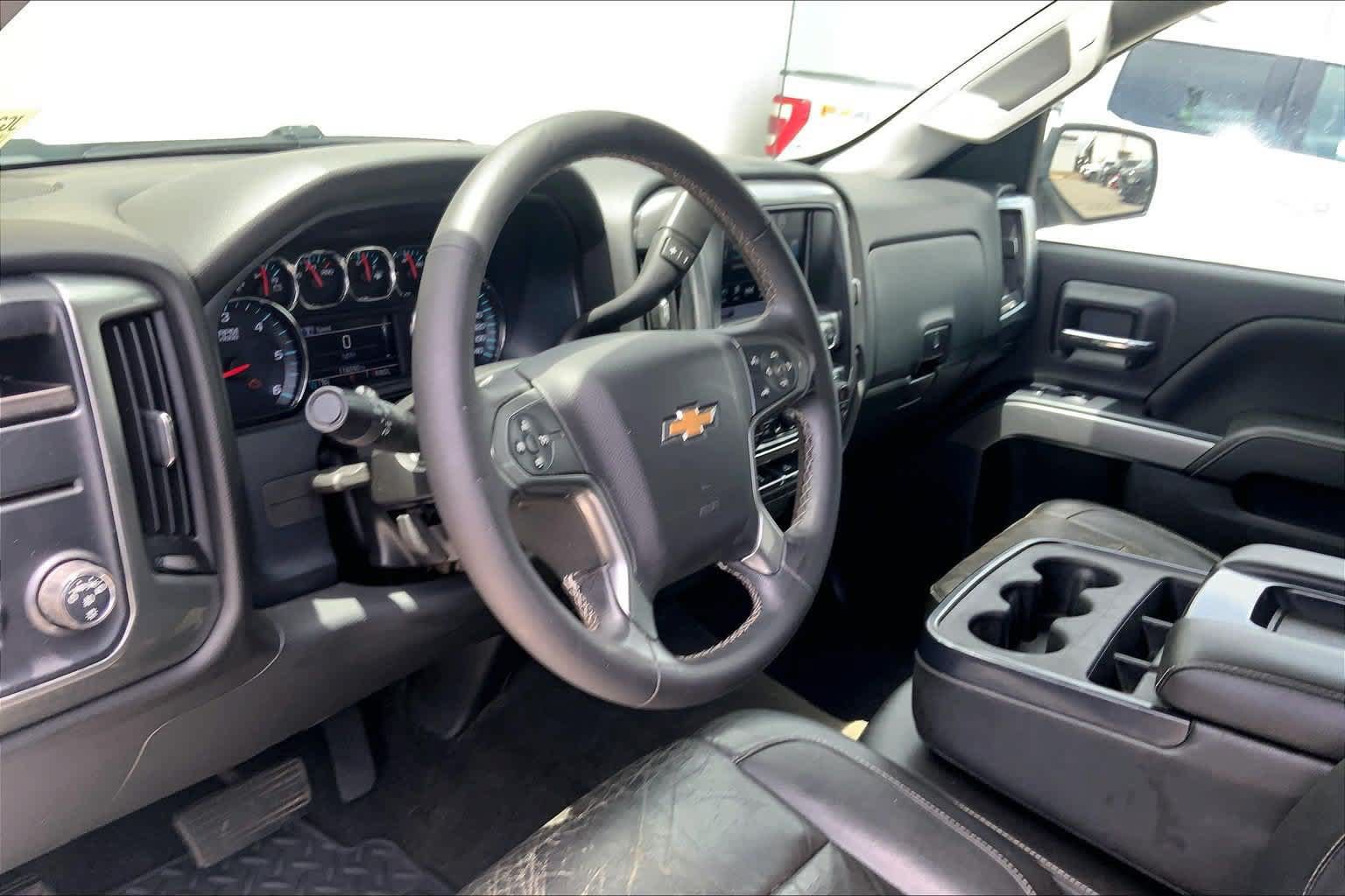 Used 2018 Chevrolet Silverado 1500 LT w/ All Star Edition RWD image 2