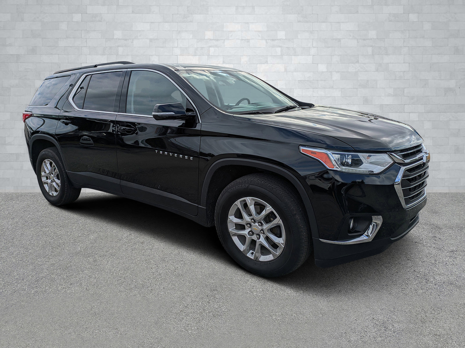 Used 2020 Chevrolet Traverse LT