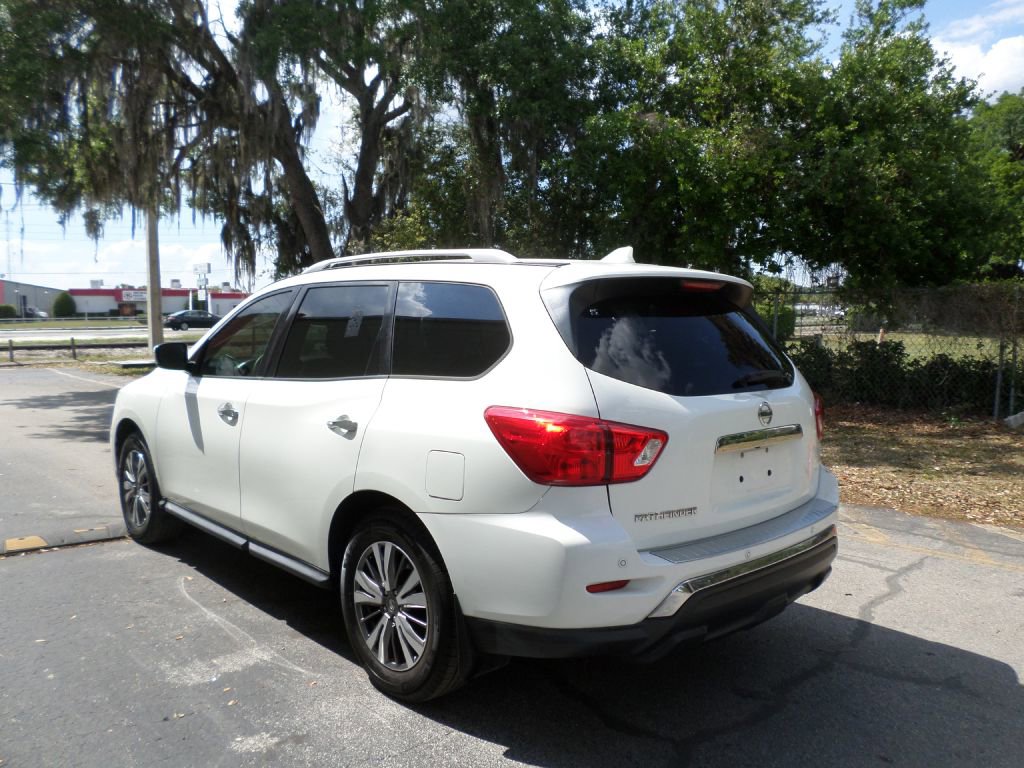 Used 2019 Nissan Pathfinder S image 3