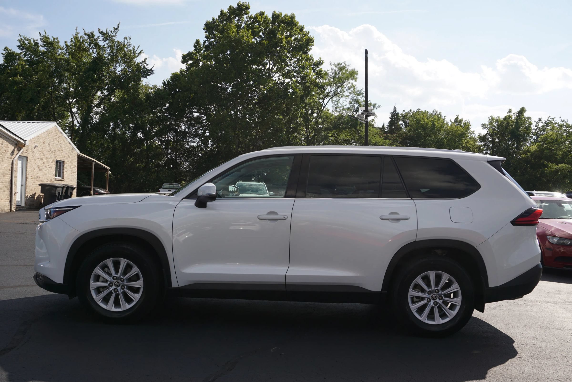 Used 2024 Toyota Grand Highlander AWD image 10