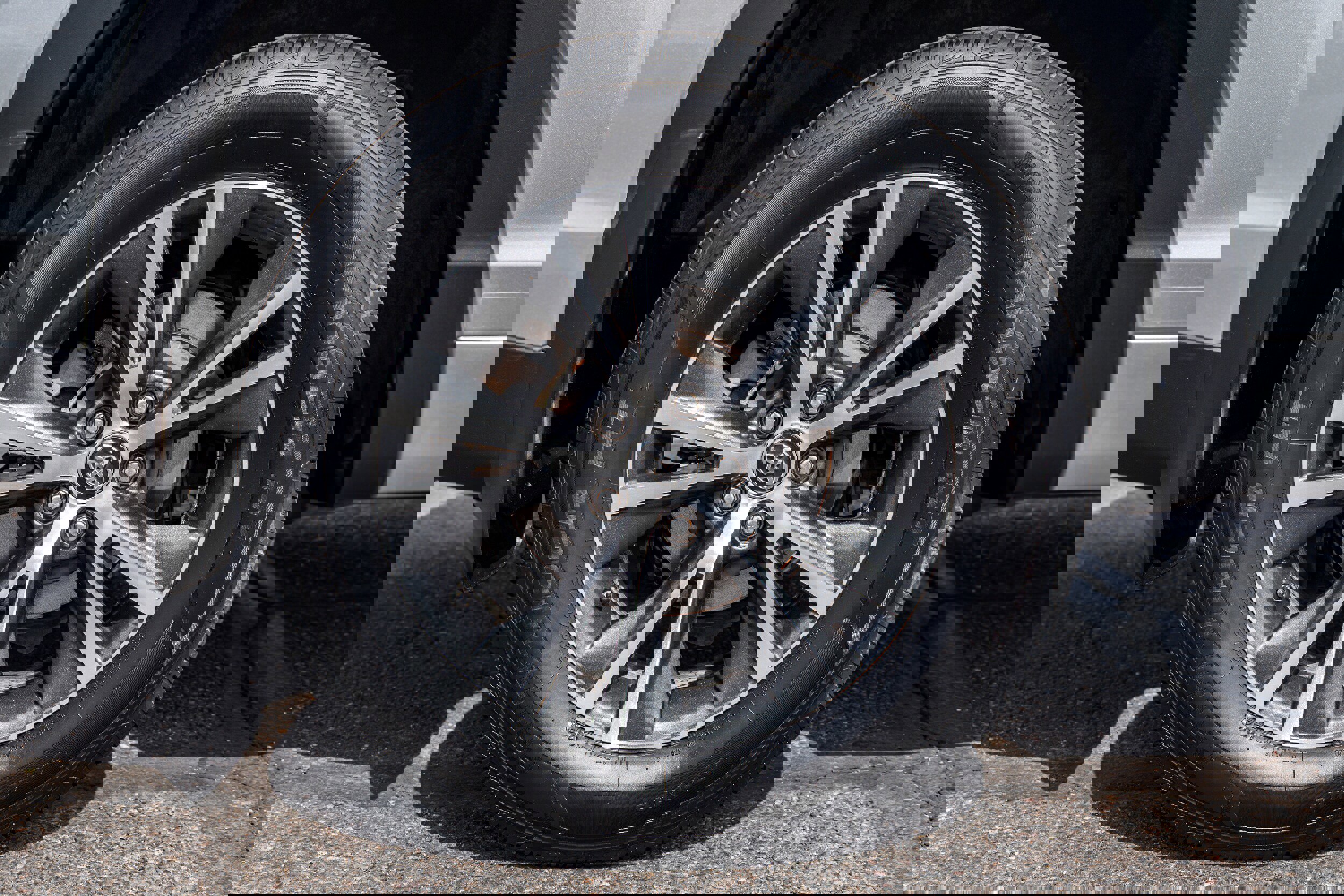 Used 2017 Toyota Highlander Plus w/ Carpet Mat Package image 14