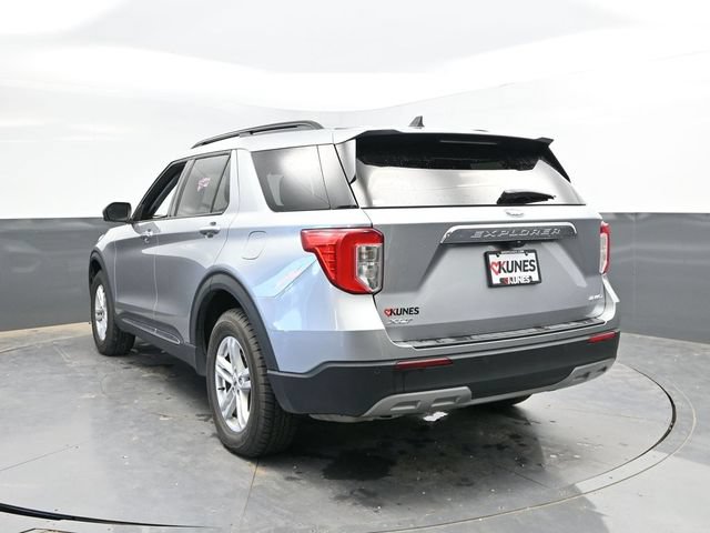 Used 2024 Ford Explorer XLT w/ Equipment Group 202A AWD/4WD image 11
