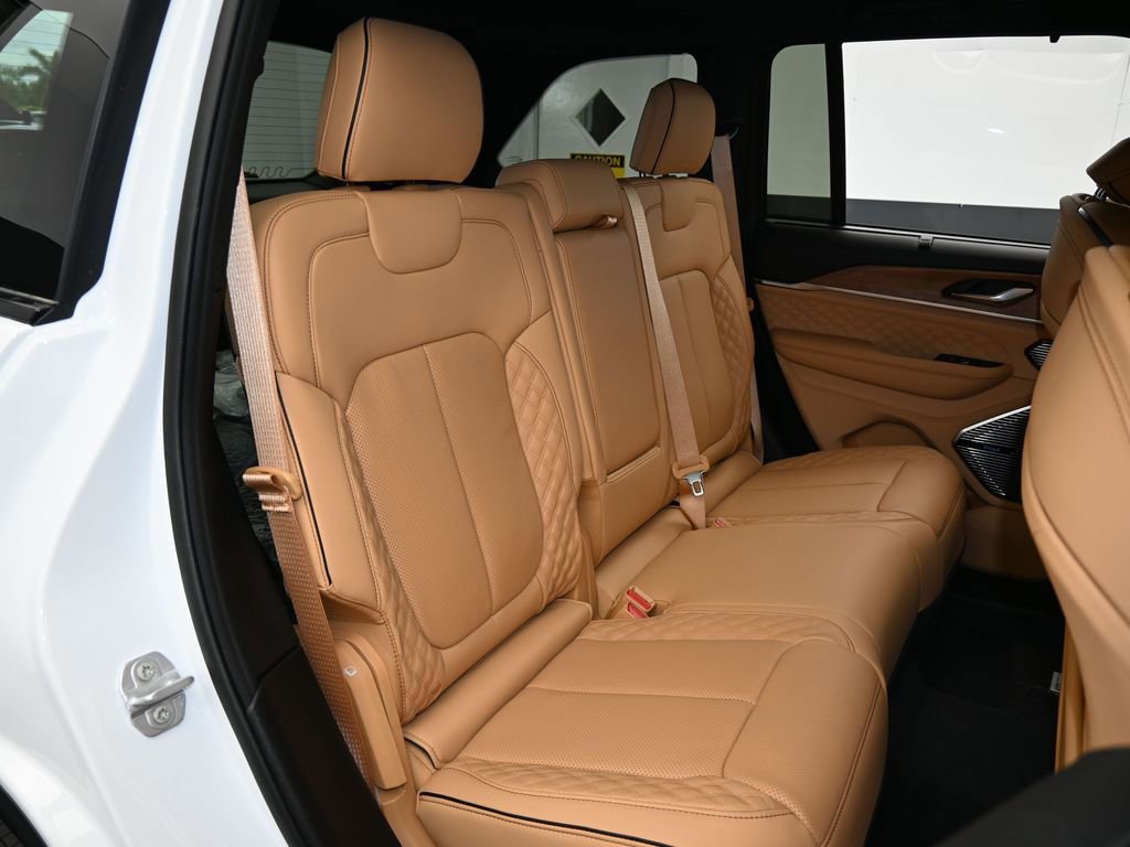 New 2025 Jeep Grand Cherokee Summit image 45