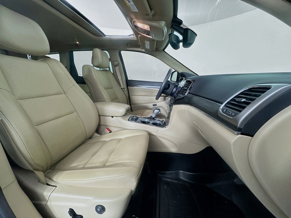 Used 2020 Jeep Grand Cherokee Limited image 35
