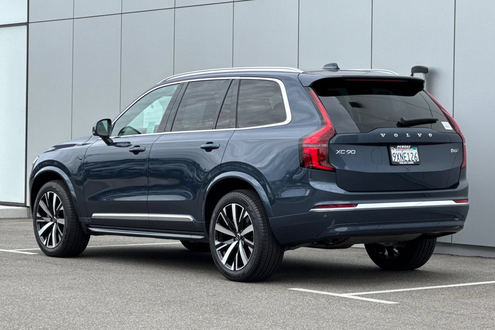 Certified 2026 Volvo XC90 B6 Core AWD/4WD image 3