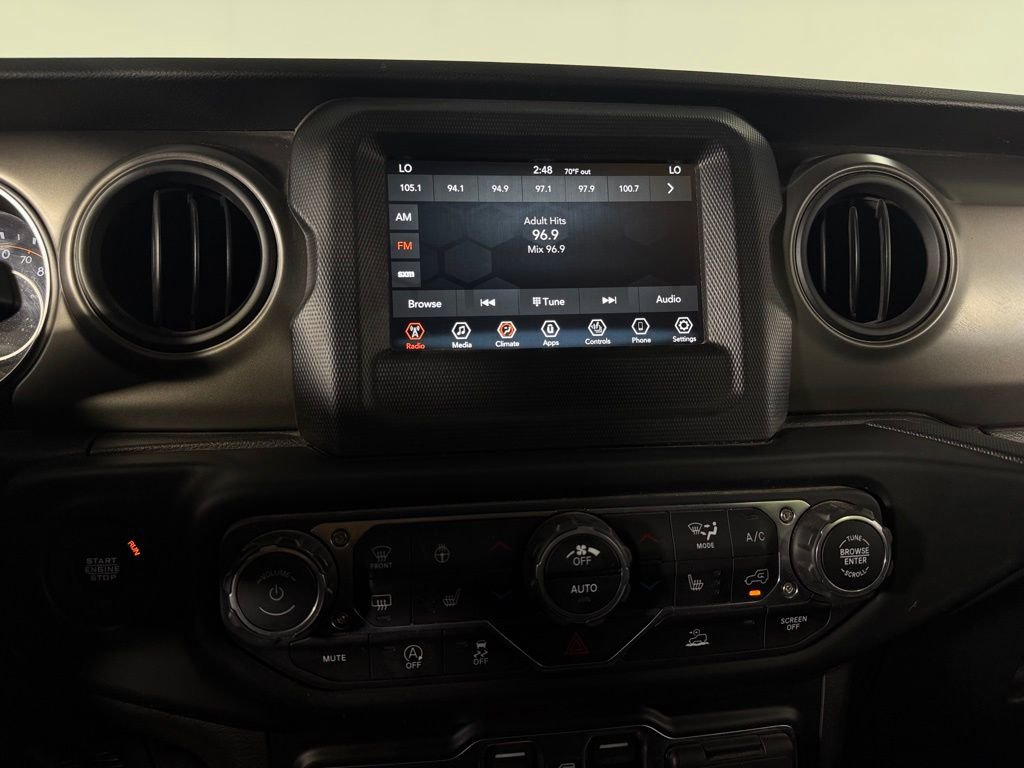 Certified 2022 Jeep Gladiator Willys image 21