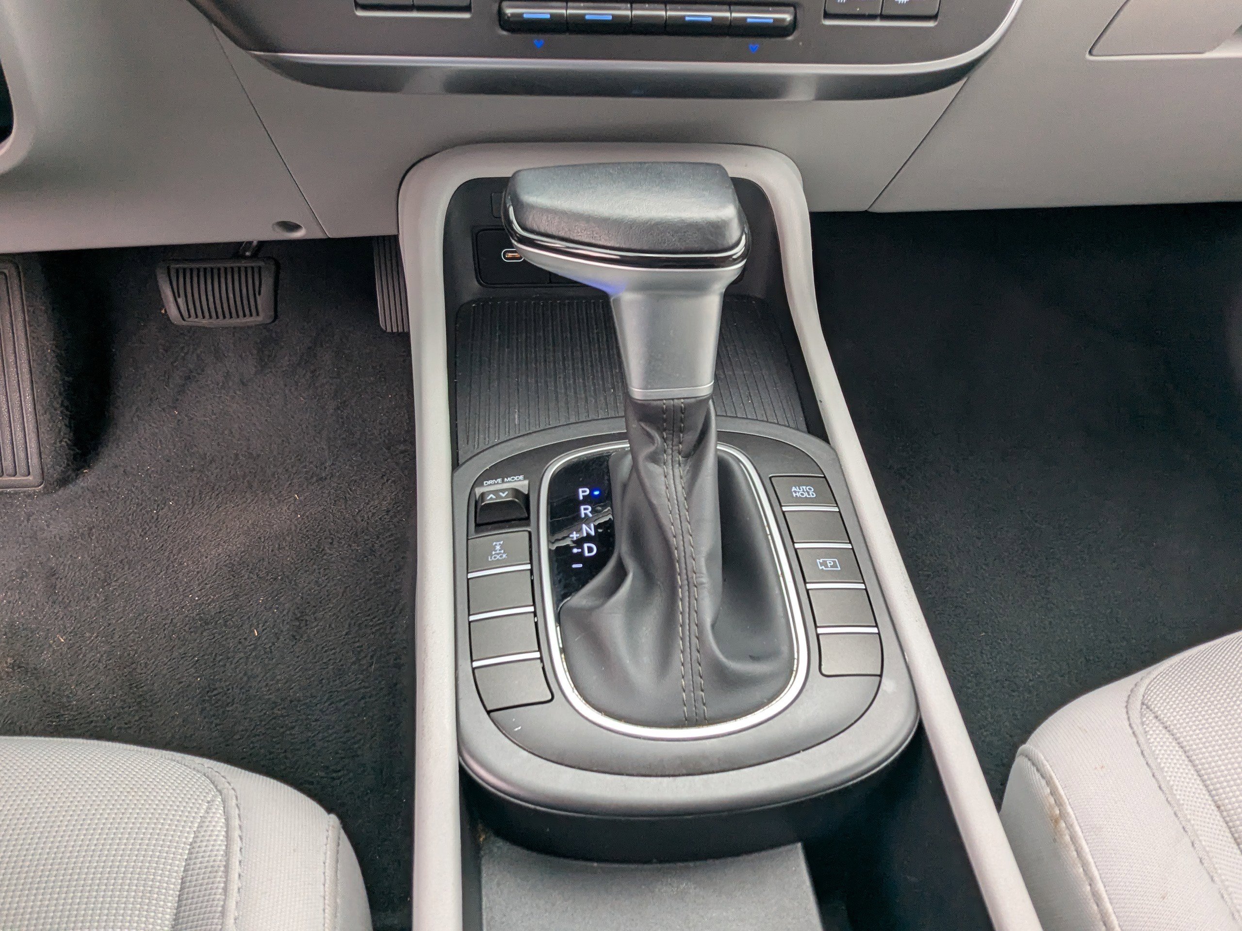 Used 2025 Hyundai Kona SEL image 23