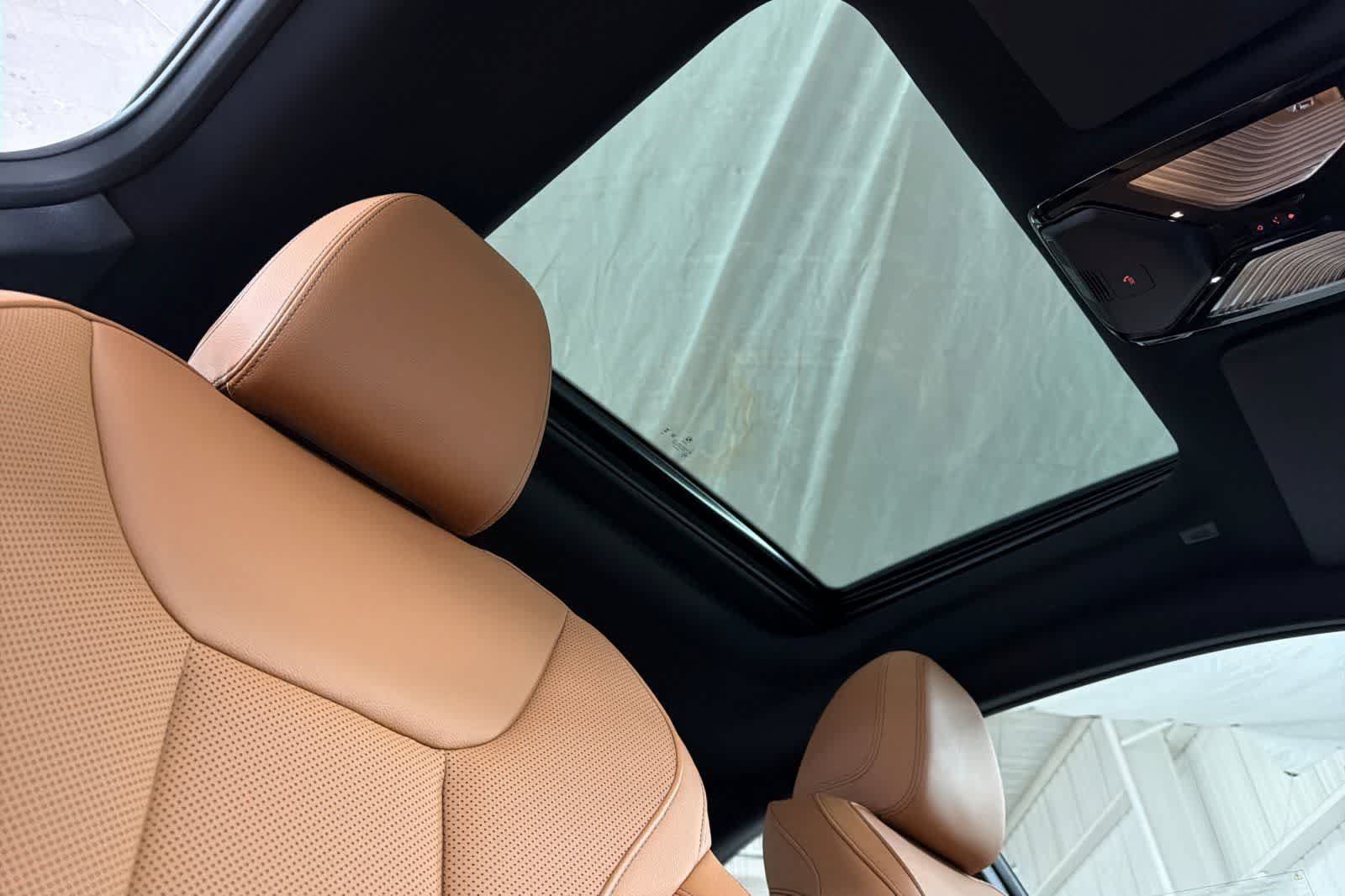 Used 2023 BMW 230i Coupe w/ Convenience Package RWD image 16
