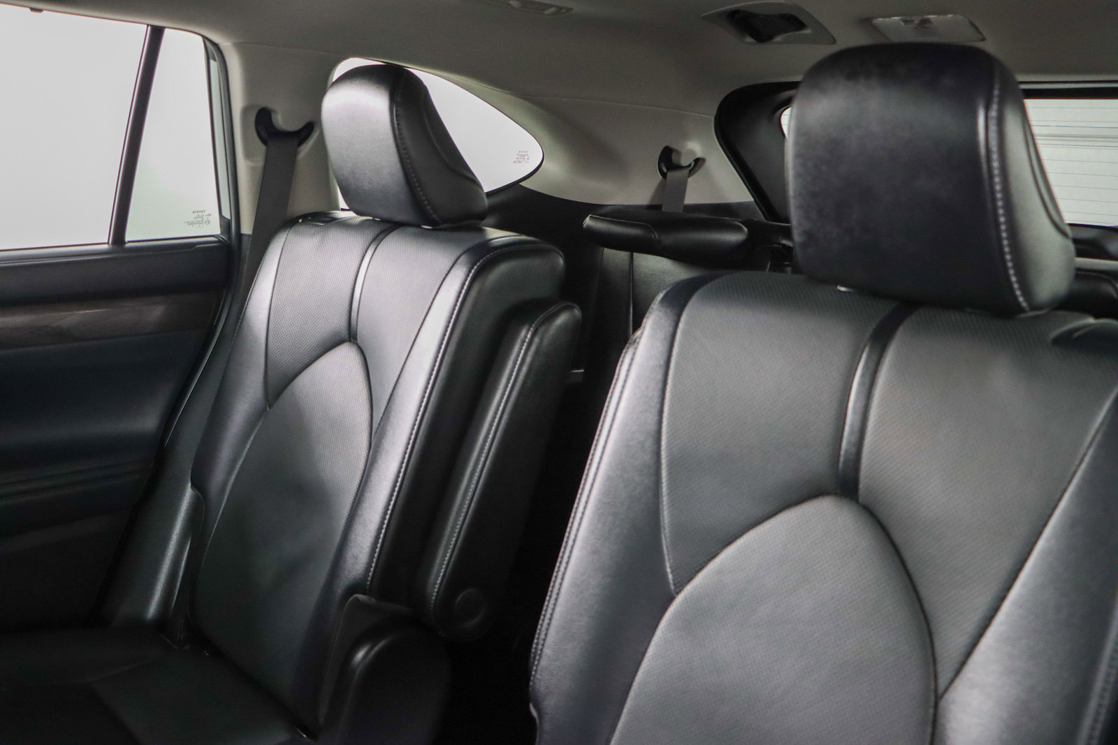 Used 2023 Toyota Highlander Limited image 25