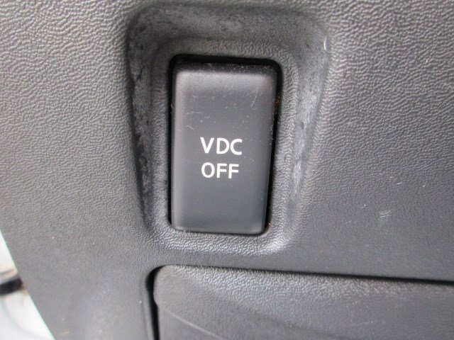 Used 2011 Nissan Sentra 2.0 SL w/ SL Special Value Pkg image 19