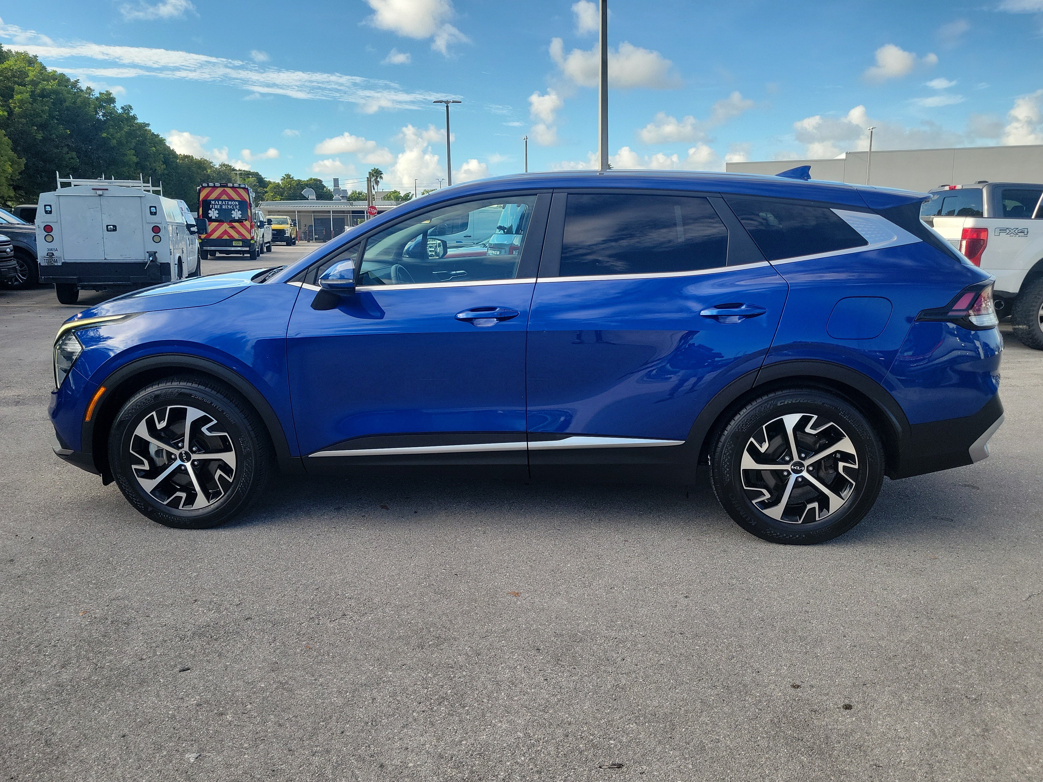 Used 2023 Kia Sportage EX FWD image 8