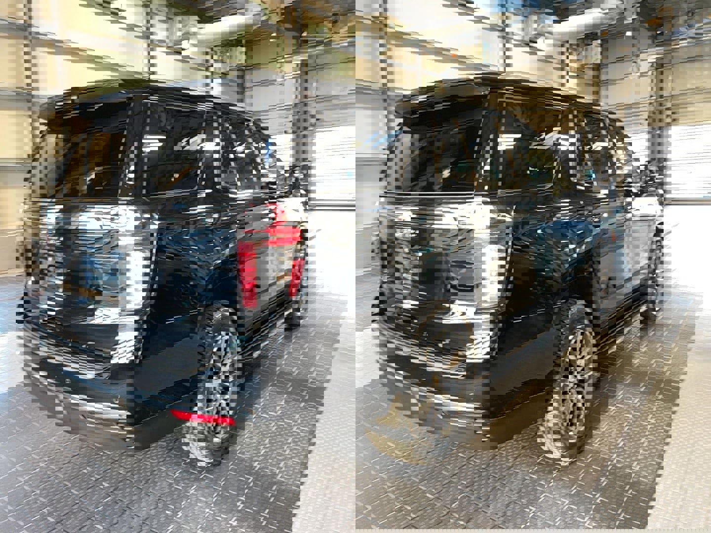 Used 2022 Chevrolet Tahoe LT w/ LT Signature Plus Package image 35