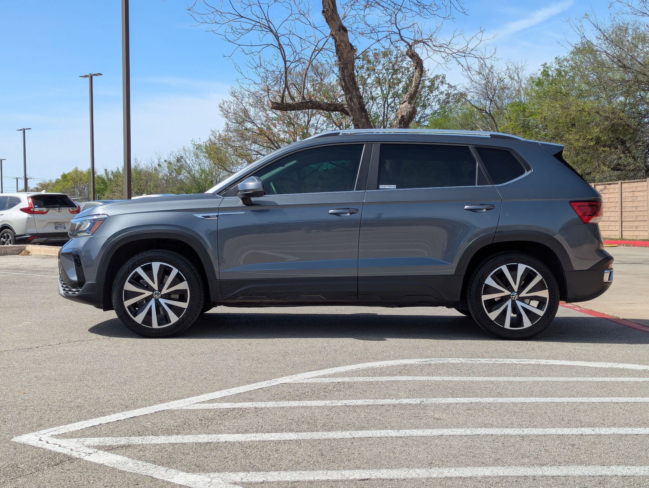 Used 2023 Volkswagen Taos SE image 6