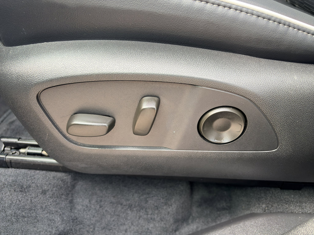 Used 2025 Buick Enclave Sport Touring FWD image 16