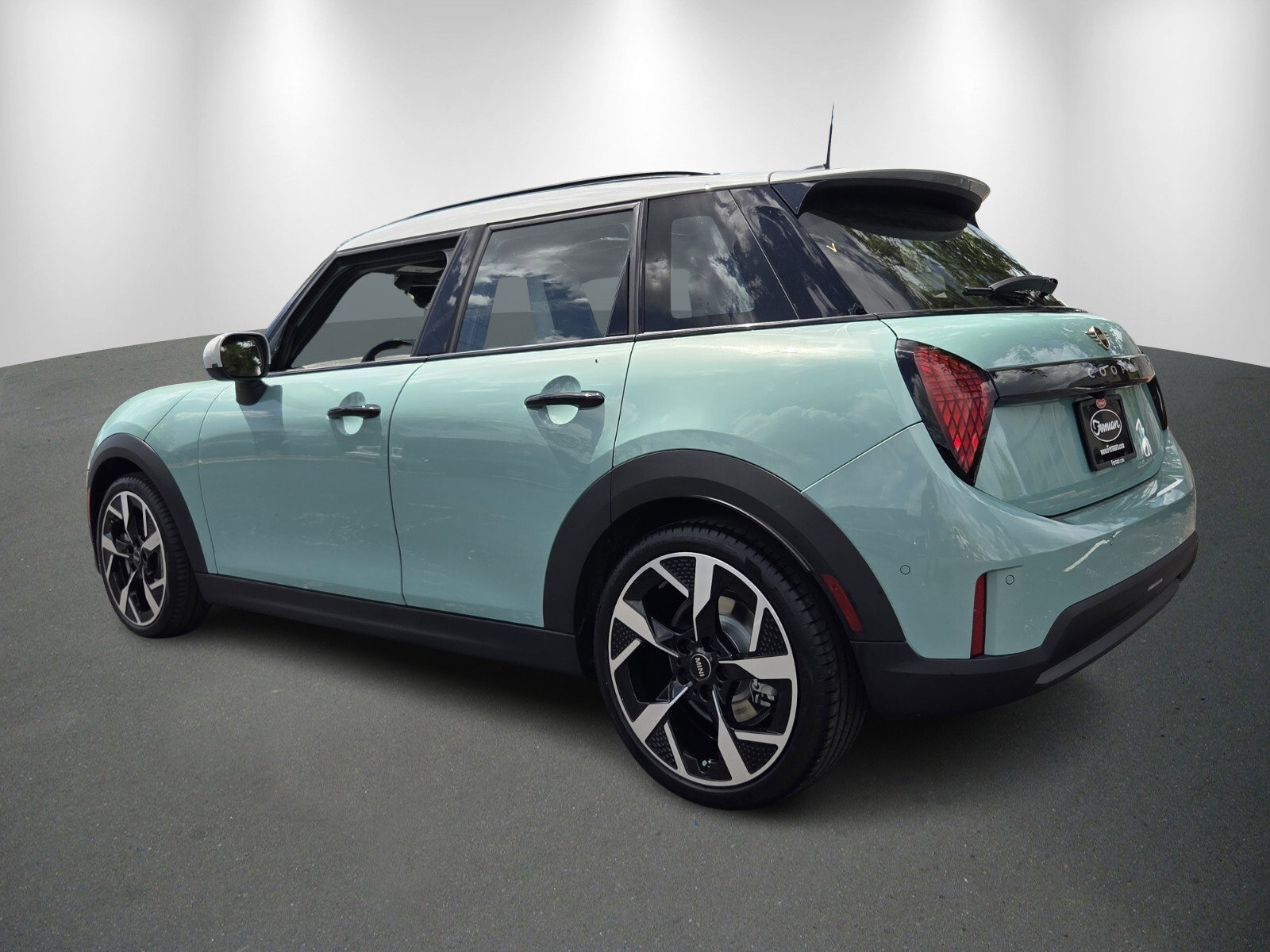 Certified 2025 MINI Cooper S image 5