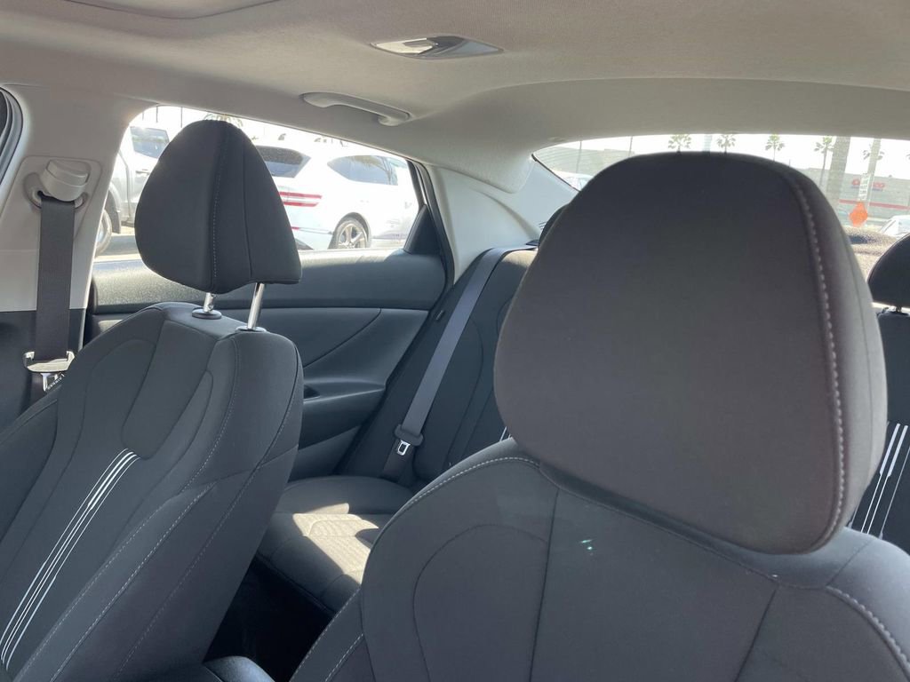 Certified 2024 Hyundai Elantra SEL w/ Convenience Package image 26
